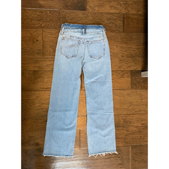 NWT Abercrombie & Fitch High Rise 90s Relaxed Jeans Light Wash Raw Hem - Picture 4 of 5